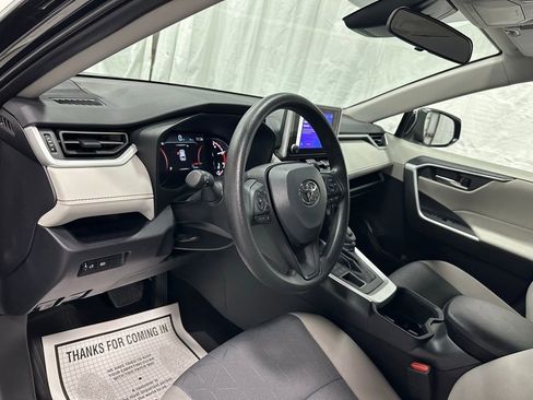 Used 2025 Toyota RAV4 XLE image 15
