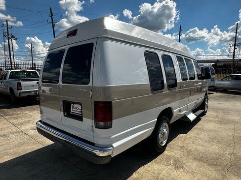Used 2004 Ford E-250 and Econoline 250 Extended image 5