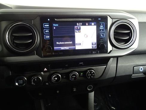 Used 2016 Toyota Tacoma TRD Sport image 24