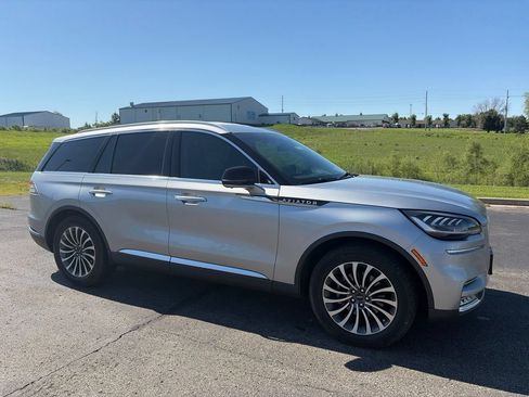 Used 2020 Lincoln Aviator Reserve w/ Class IV Trailer Tow Package AWD/4WD image 3