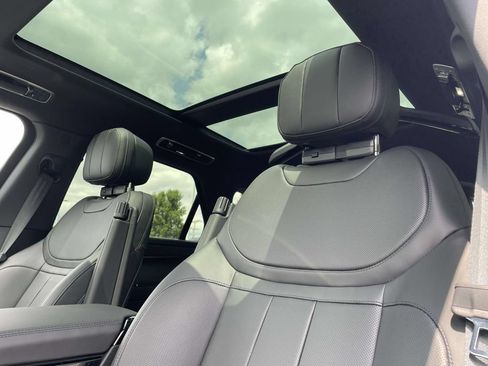 New 2026 Land Rover Range Rover Sport SE AWD/4WD image 15