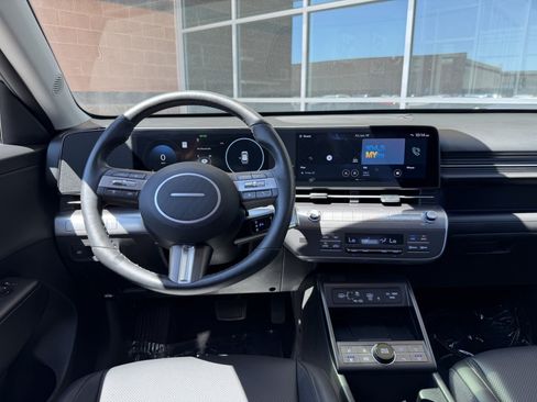 Used 2025 Hyundai Kona Limited FWD image 16