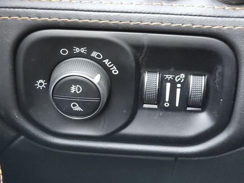 Used 2024 RAM 2500 Limited w/ Safety Group image 22