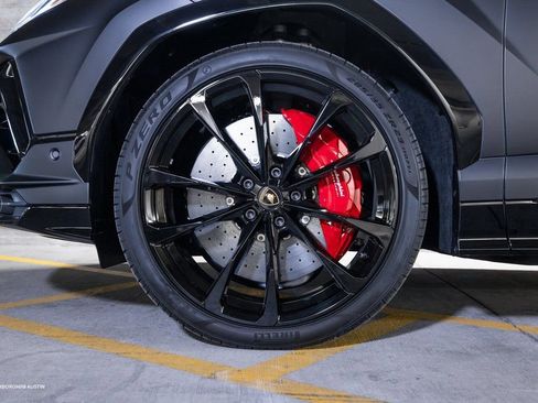 Used 2024 Lamborghini Urus S AWD/4WD image 5