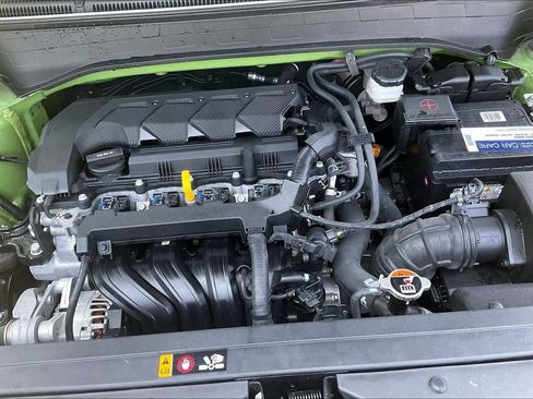 Used 2023 Hyundai Venue SEL FWD image 9