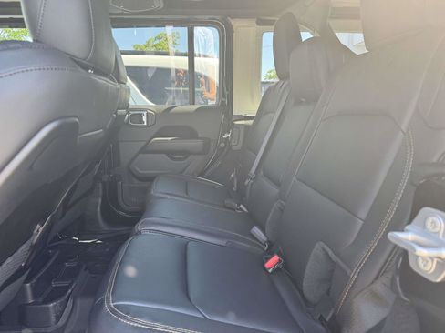 Used 2026 Jeep Wrangler Unlimited Sahara w/ Safety Group AWD/4WD image 14
