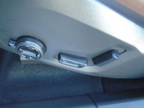 Used 2024 Volvo XC60 T8 Ultimate w/ Protection Package Premier image 14