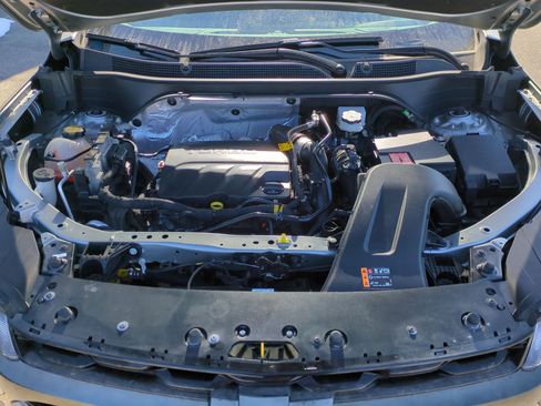 Certified 2024 Chevrolet Trax RS w/ Sunroof Package image 30