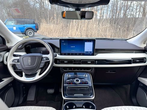 Used 2022 Lincoln Nautilus Black Label w/ Cargo Utility Package image 22