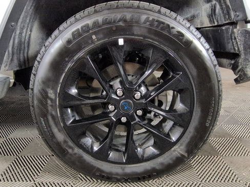 Certified 2025 Jeep Wrangler Unlimited Sahara AWD/4WD image 12
