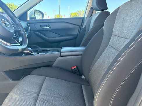 Used 2024 Nissan Rogue SV FWD image 8