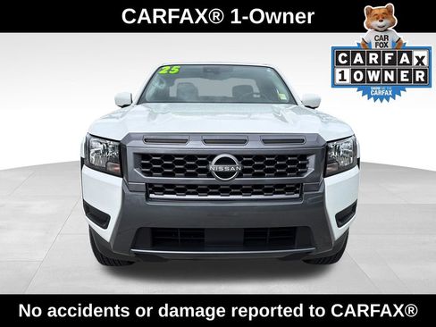 Used 2025 Nissan Frontier SV image 2