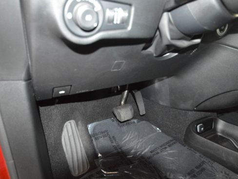 Used 2025 Chrysler Pacifica Select AWD/4WD image 30