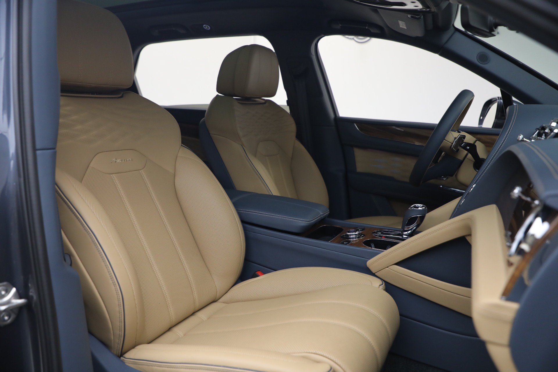 Certified 2026 Bentley Bentayga Extended Wheelbase AWD/4WD image 28