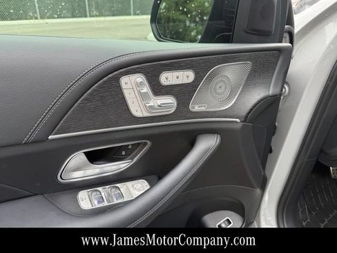 Used 2025 Mercedes-Benz GLS 450 4MATIC image 15
