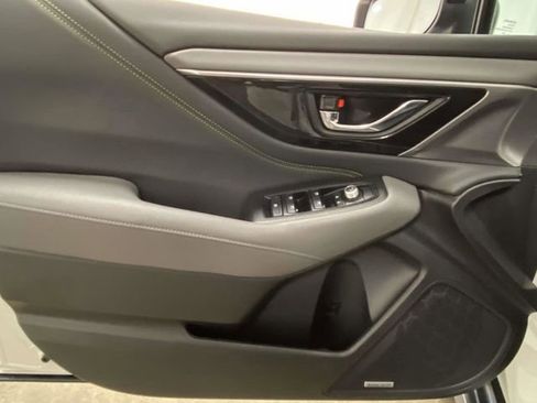 Used 2025 Subaru Outback Onyx Edition image 12