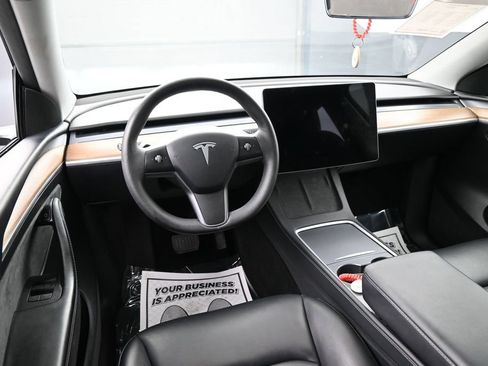 Used 2024 Tesla Model Y 2WD image 14