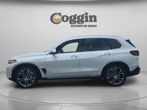 Certified 2024 BMW X5 sDrive40i w/ Parking Assistance Package RWD image 2