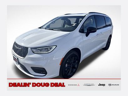 New 2026 Chrysler Pacifica Limited