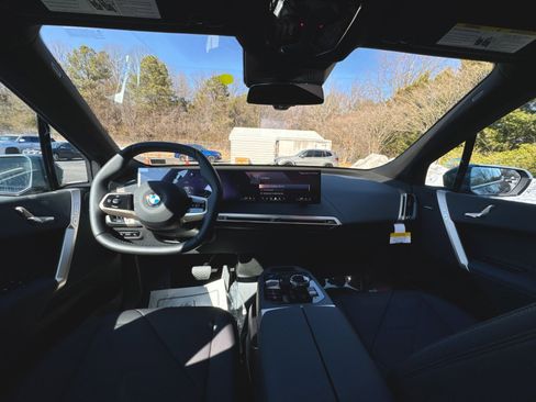New 2026 BMW iX xDrive60 image 12