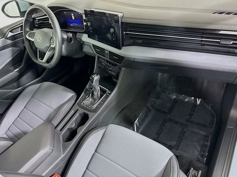 Used 2025 Volkswagen Jetta SE image 30