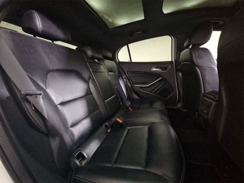 Used 2018 Mercedes-Benz GLA 250 4MATIC image 21