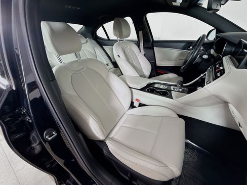 Used 2025 Genesis G70 2.5T RWD image 35