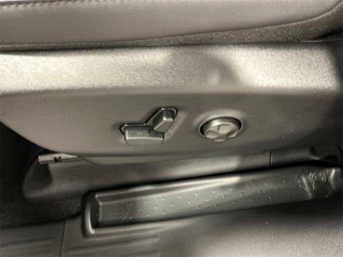 New 2026 Chrysler Pacifica Select image 16