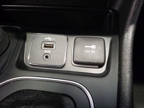 Used 2021 Jeep Cherokee Latitude Lux AWD/4WD image 21