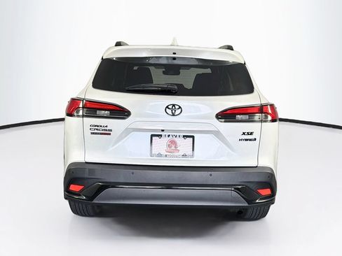 Used 2023 Toyota Corolla Cross AWD Hybrid w/ Convenience Package image 8