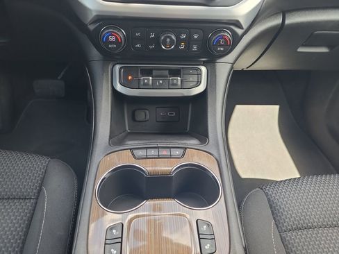 Used 2021 GMC Acadia SLE w/ Driver Convenience Package FWD image 16