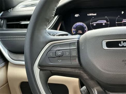 Used 2023 Jeep Grand Cherokee L Limited w/ Luxury Tech Group II image 9