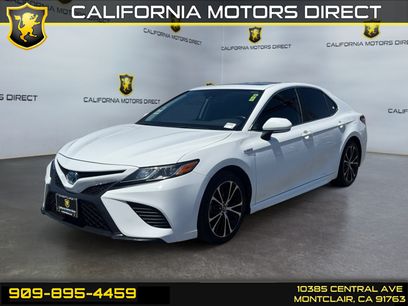 Used 2020 Toyota Camry SE w/ Sunroof Package