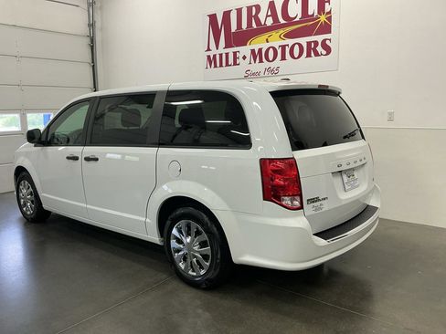 Used 2019 Dodge Grand Caravan SE w/ UConnect Hands-Free Group FWD image 4