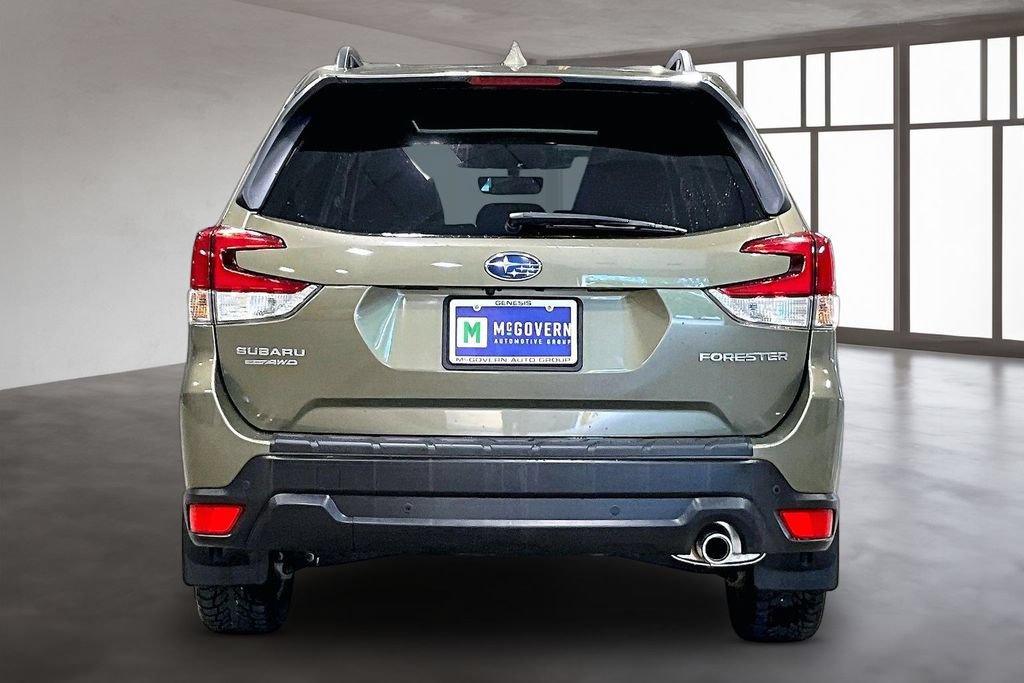 Used 2023 Subaru Forester Limited AWD/4WD image 5