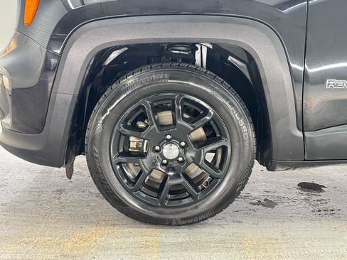 Used 2020 Jeep Renegade Latitude FWD image 5