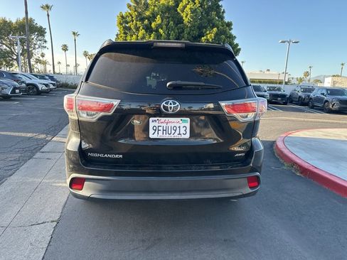 Used 2016 Toyota Highlander LE image 19