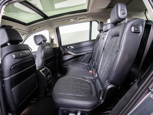 Used 2024 BMW X7 xDrive40i AWD/4WD image 11