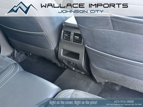 Used 2025 Mitsubishi Outlander AWD image 40