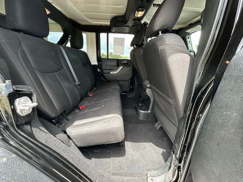 Used 2018 Jeep Wrangler Unlimited Sport S AWD/4WD image 28