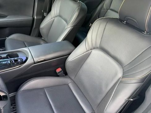 Used 2025 Toyota Crown Signia AWD/4WD image 9