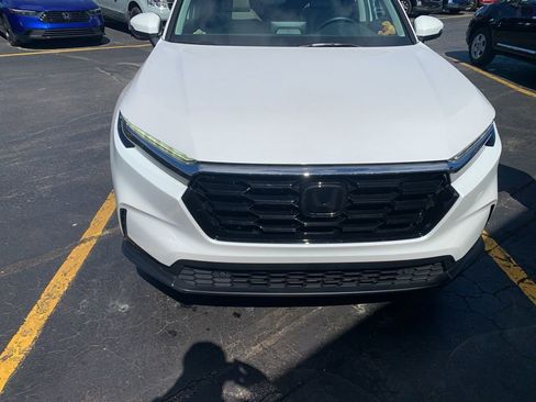 Used 2024 Honda CR-V EX-L image 3