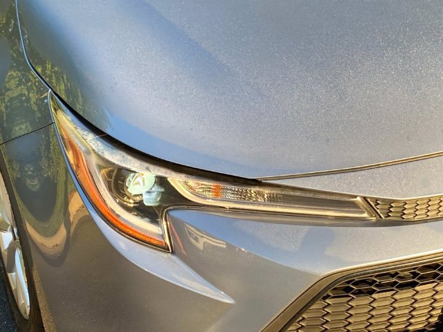 Used 2020 Toyota Corolla LE w/ LE Premium Package FWD image 4
