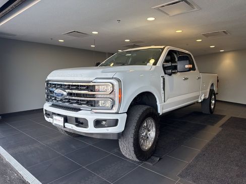 Used 2023 Ford F250 Lariat w/ Tow Technology Package image 2