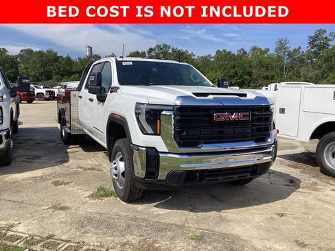New 2025 GMC Sierra 3500 Pro w/ Convenience Package AWD/4WD image 3