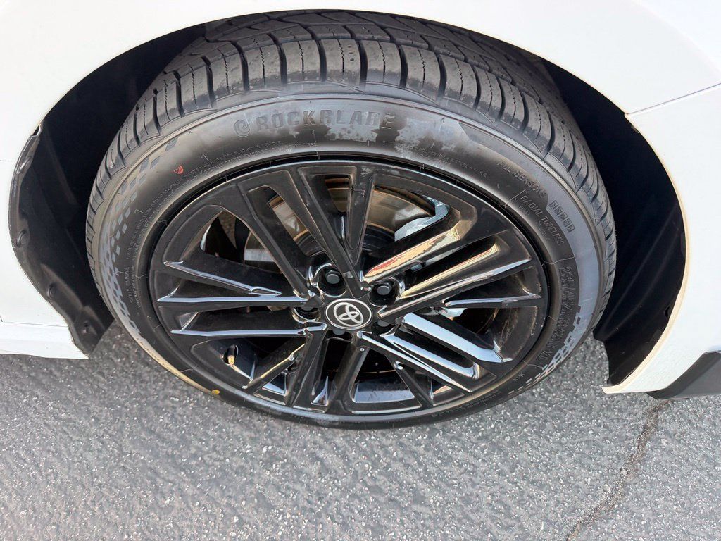 Used 2025 Toyota Camry SE FWD image 8