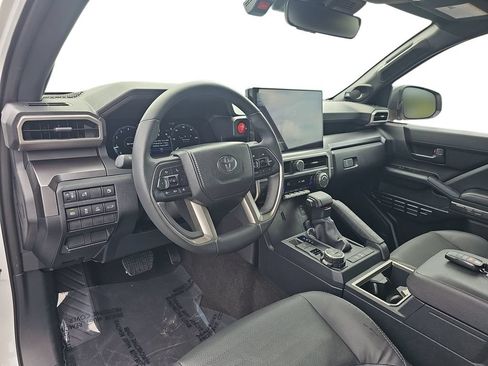 Used 2025 Toyota 4Runner TRD Off-Road Premium AWD/4WD image 16