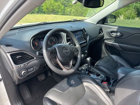 Used 2022 Jeep Cherokee Limited image 11