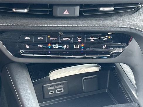 Certified 2023 Buick Envision Essence w/ Technology Package I AWD/4WD image 30