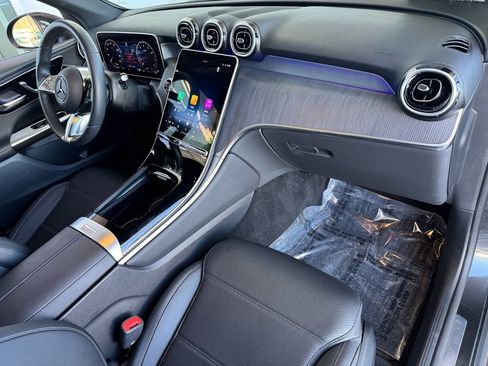 Certified 2025 Mercedes-Benz GLC 300 image 24